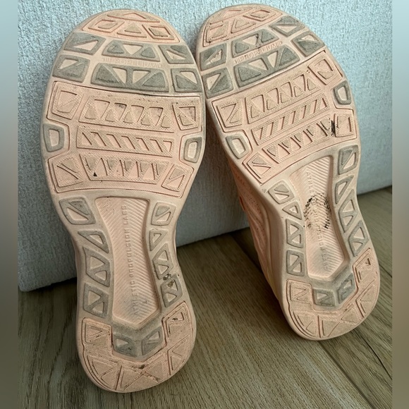 APL ♡ Techloom Wave Sneakers in Faded Peach - Picture 12 of 14